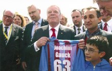 Meaningful Gift from Urfa Fans to the President