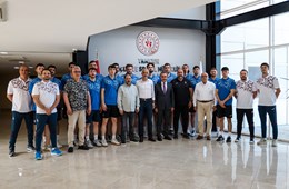 Basketbol Takımımızdan Trabzon Gençlik ve Spor İl Müdürü Arıcıoğlu'na ziyaret