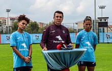 Trabzonspor Petrol Ofisi Kadın Futbol Takımı Teknik Direktörümüz Gürkan Çavdar ile futbolcularımız Dilan Bora ile Buket Karadağ basın toplantısı düzenledi