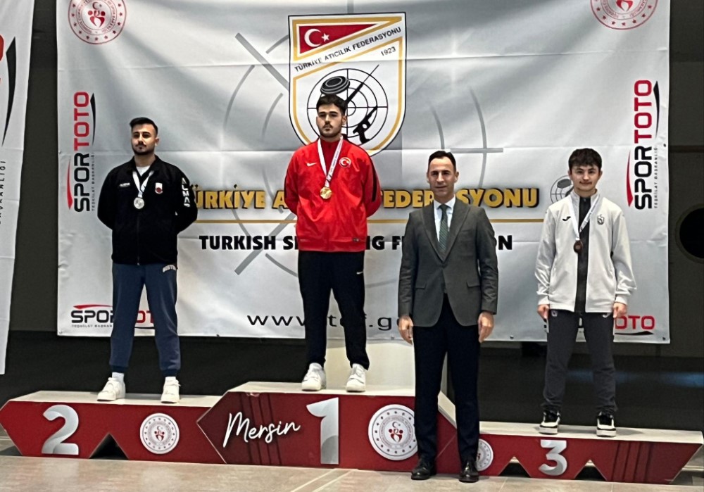 Atıcılık takımı sporcumuz Eren Kalfa'dan bronz madalya